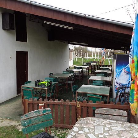 Gasthaus Enduro Bica Hotel Karánsebes Kültér fotó