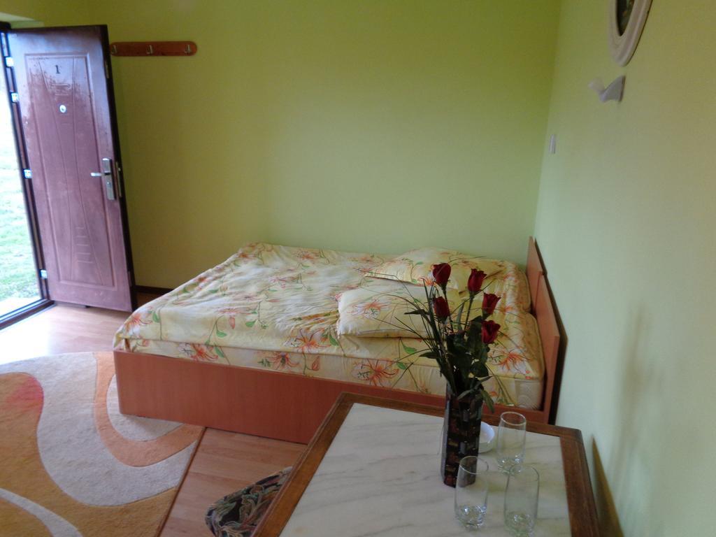 Gasthaus Enduro Bica Hotel Karánsebes Szoba fotó